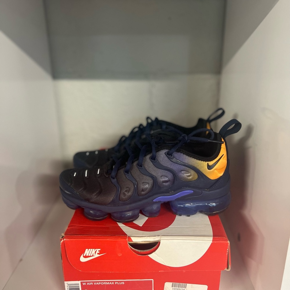 NIKE VAPORMAX